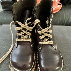Duck feet boots.